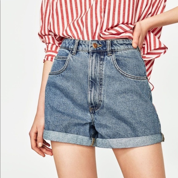 Zara Mom Fit Hi-Rise Denim Shorts in Size 6 - Picture 3 of 12